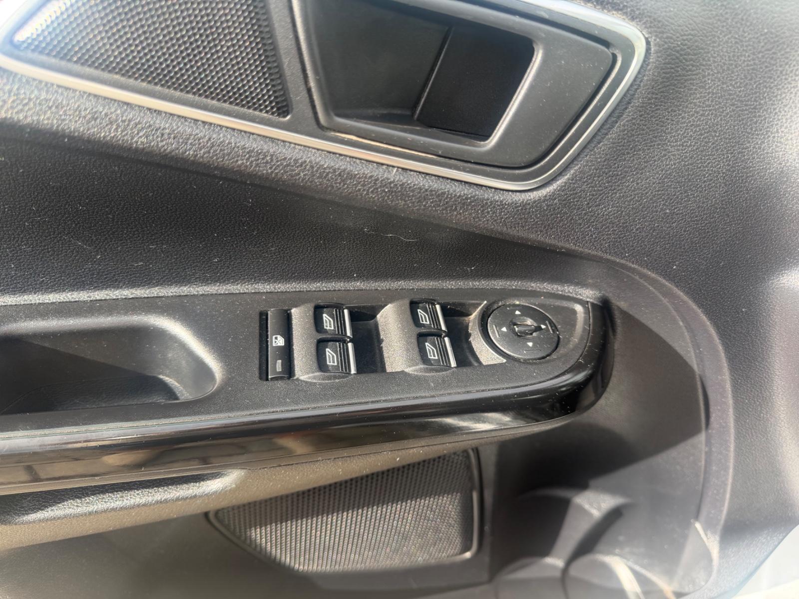 Ford B-MAX 2015 — photo 11
