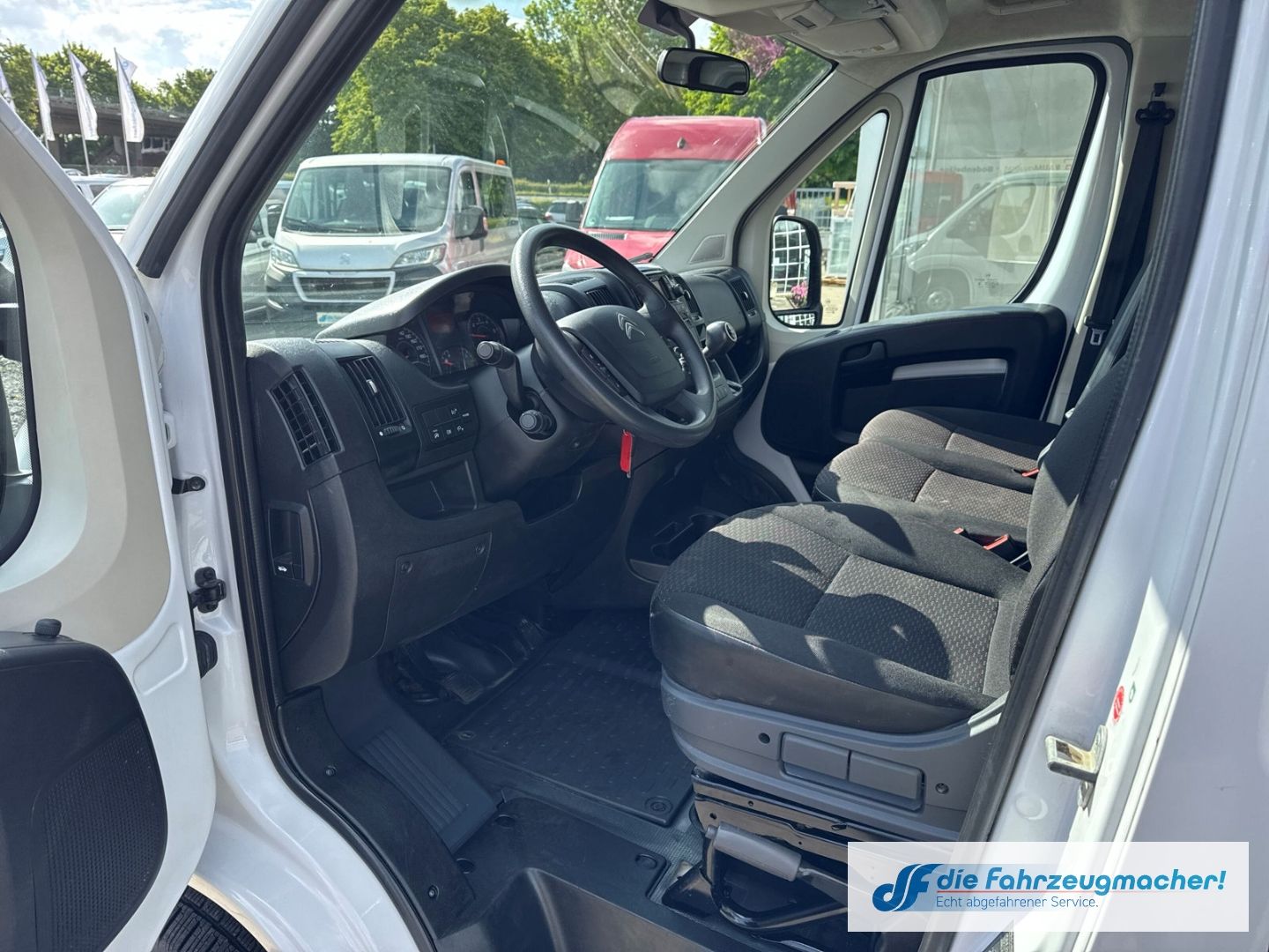Fahrzeugabbildung Citroën Jumper Pritsche Doppelkabine DAB Spurhalteass. N