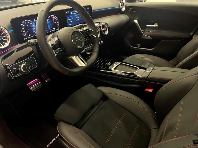Mercedes-Benz A 250e AMG-Line Panorama Distronic Keyless Go