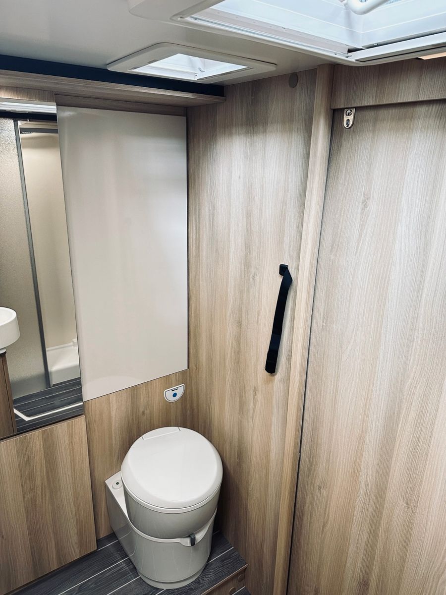 Fahrzeugabbildung NobelART T-6000 - Modell 2026 - Hubbett