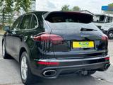 Porsche Cayenne Sport Chrono - Porsche Cayenne: Sport