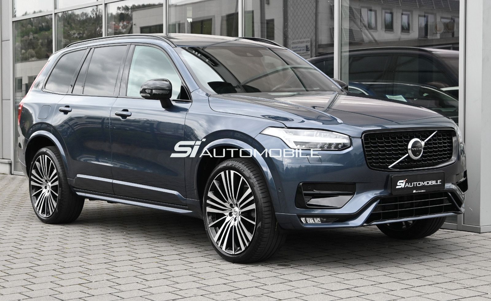 Fahrzeugabbildung Volvo XC90 B5 D AWD R-Design °AHK°STANDHEIZ°PANO°22"°