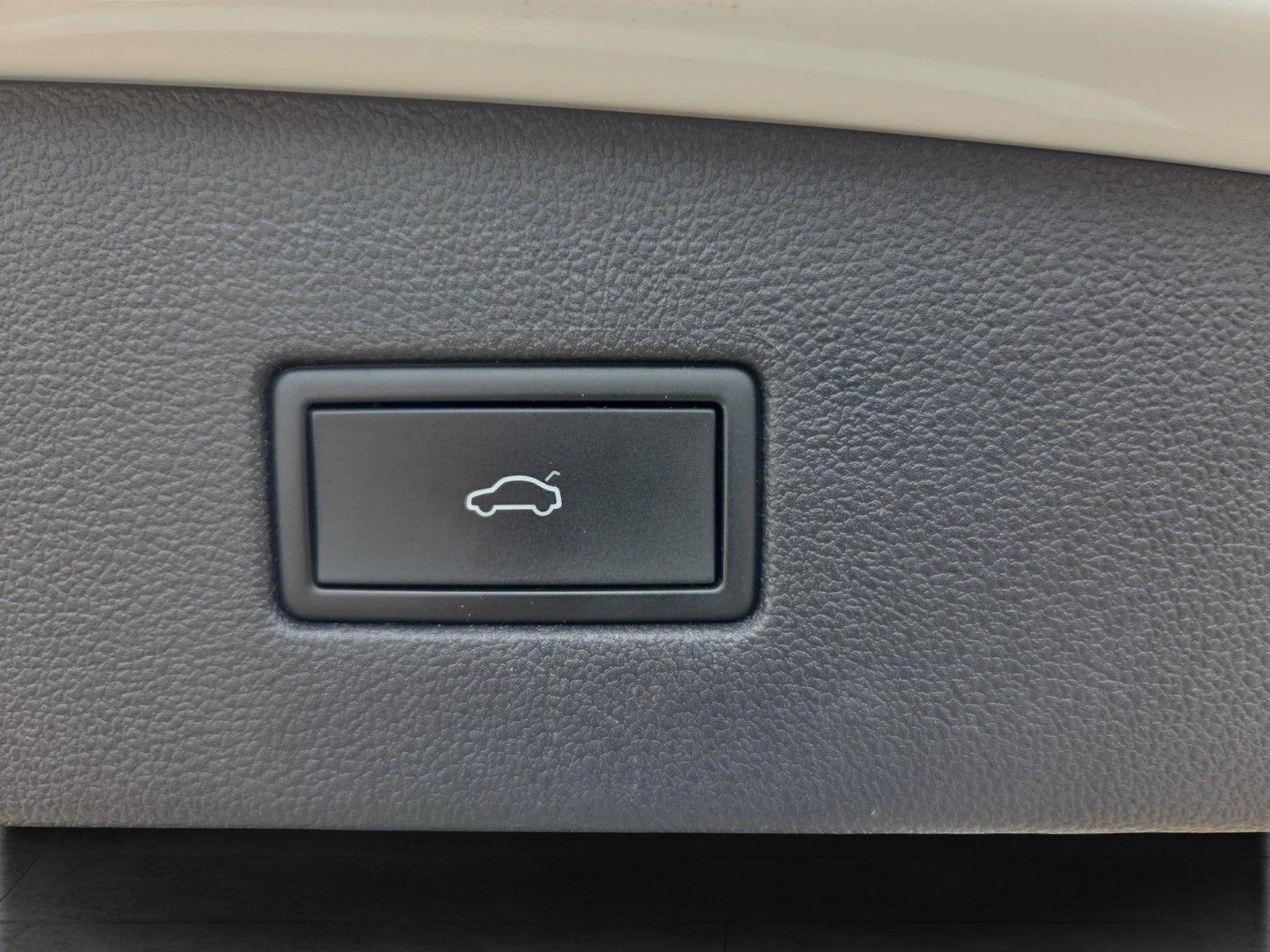 Fahrzeugabbildung Volkswagen Tiguan Allspace TSI Life DSG LED Navi ACC AHK Pa