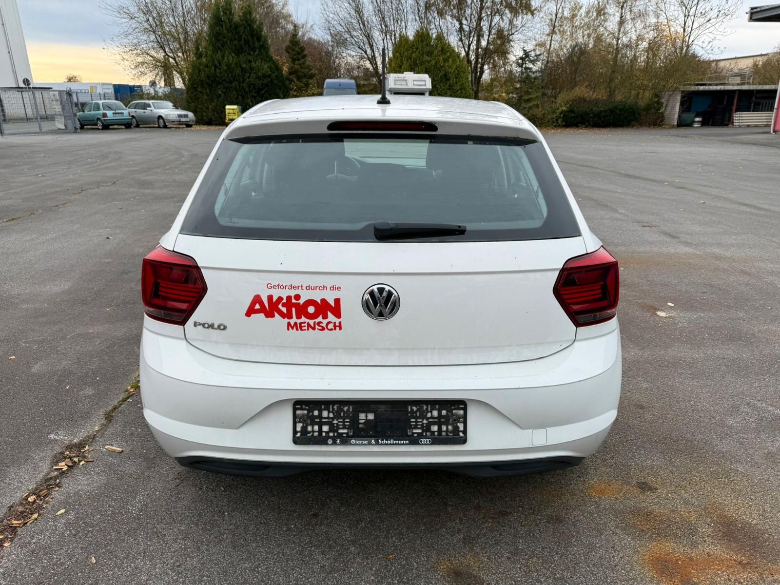 Volkswagen Polo VI * 01702423245 * Motor + Getriebe OK *