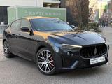 Maserati Levante Trofeo Q4//*CARBON*//*360 KAMERA*// - Maserati Levante in Berlin
