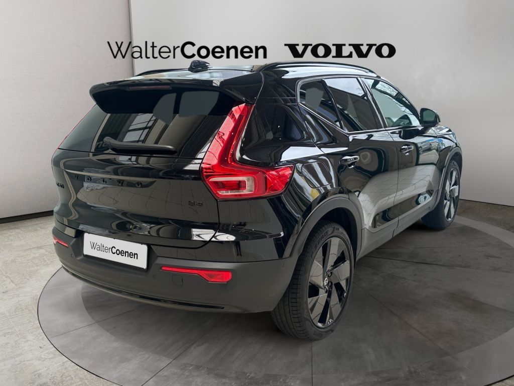 VOLVO XC40 B3 B DKG Plus Black Edition 360° Schiebedac VOLVO XC40 B3 B DKG Plus Black Edition 360° Schiebedac