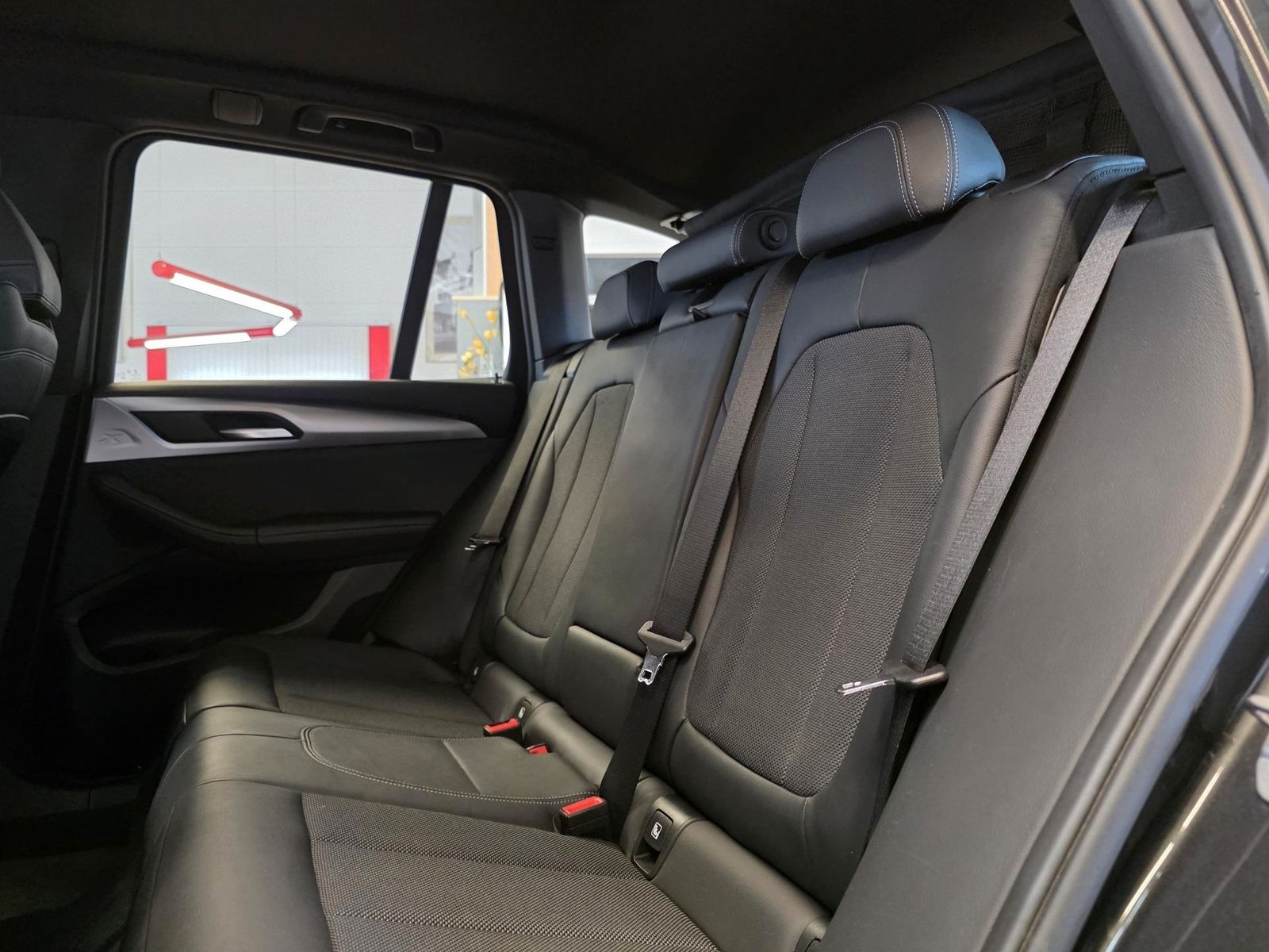 Fahrzeugabbildung BMW X3 xDrive20d/LED/Navi/HuD/Carplay/Keyless/AHK