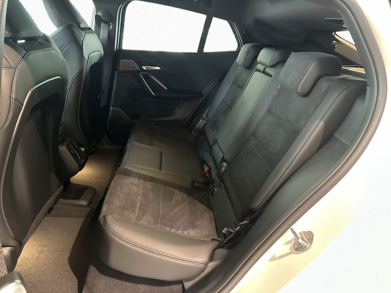 BMW iX2 - Bild 13