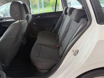 Volkswagen Golf - 10