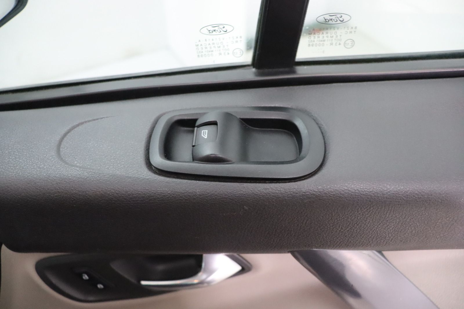 Fahrzeugabbildung Ford Tourneo Custom 2.2 TDCi * 8 Sitzplätze