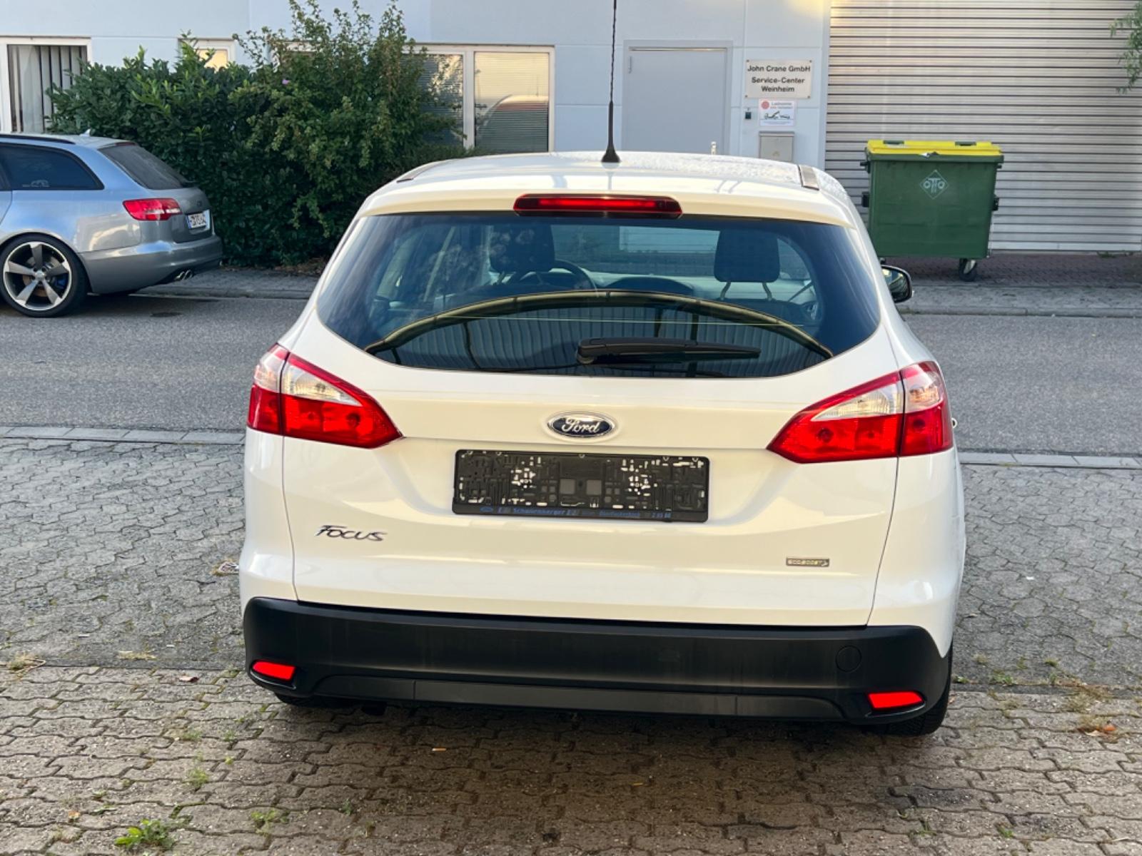 Ford Focus 2014 — photo 8