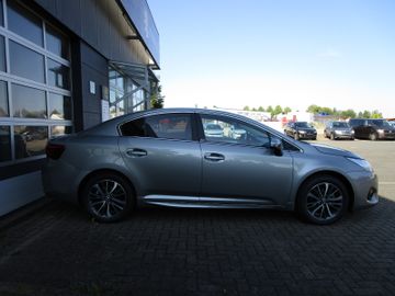 Toyota Avensis - 8