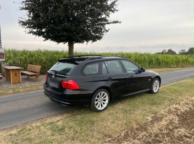 BMW 320 2009 — engine 177 HP (130kW)