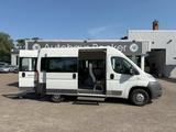 Fiat Ducato Hochr.-Kombi+Rollstuhlrampe+Behindertenum - gebrauchte Fiat Van