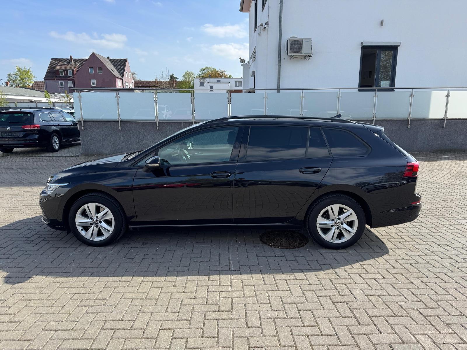 Volkswagen Golf VIII Variant Life/DSG/LED/NAV/SHZ/TEMP/PDC/