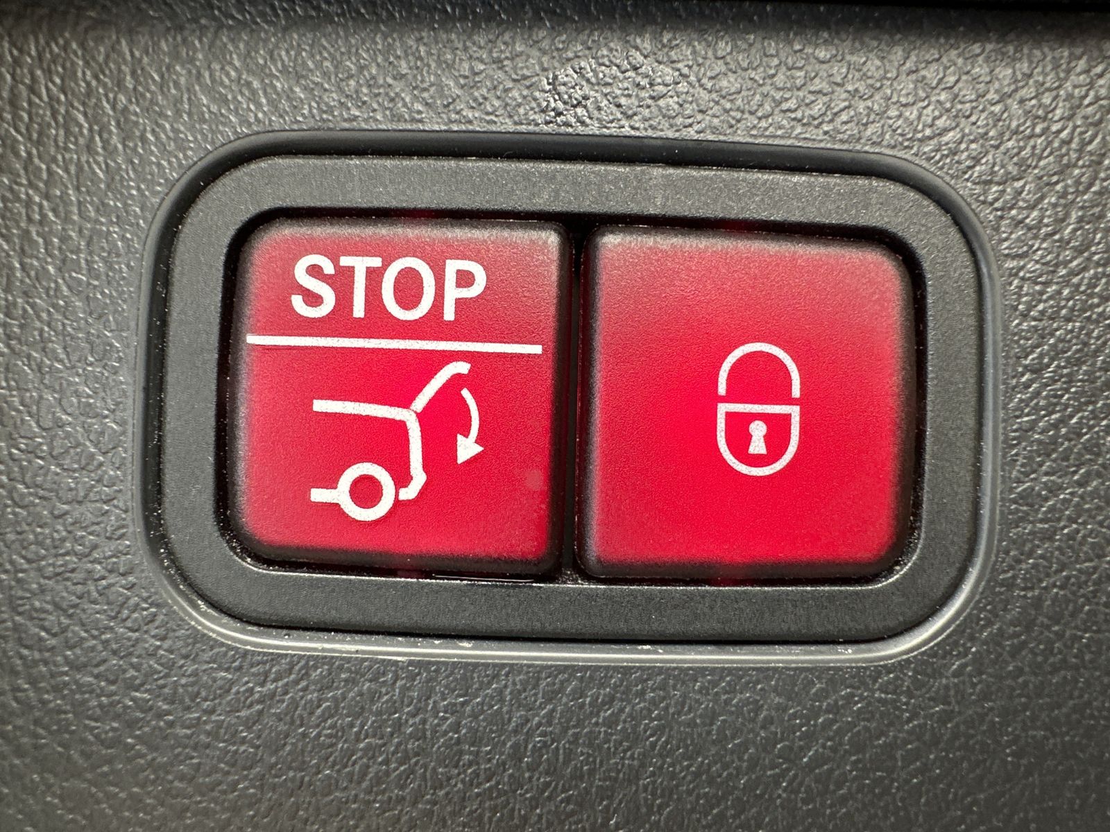 Fahrzeugabbildung Mercedes-Benz C 300d T AMG Line NAV+LED+HUD+PANORAMA+ACC+AHK