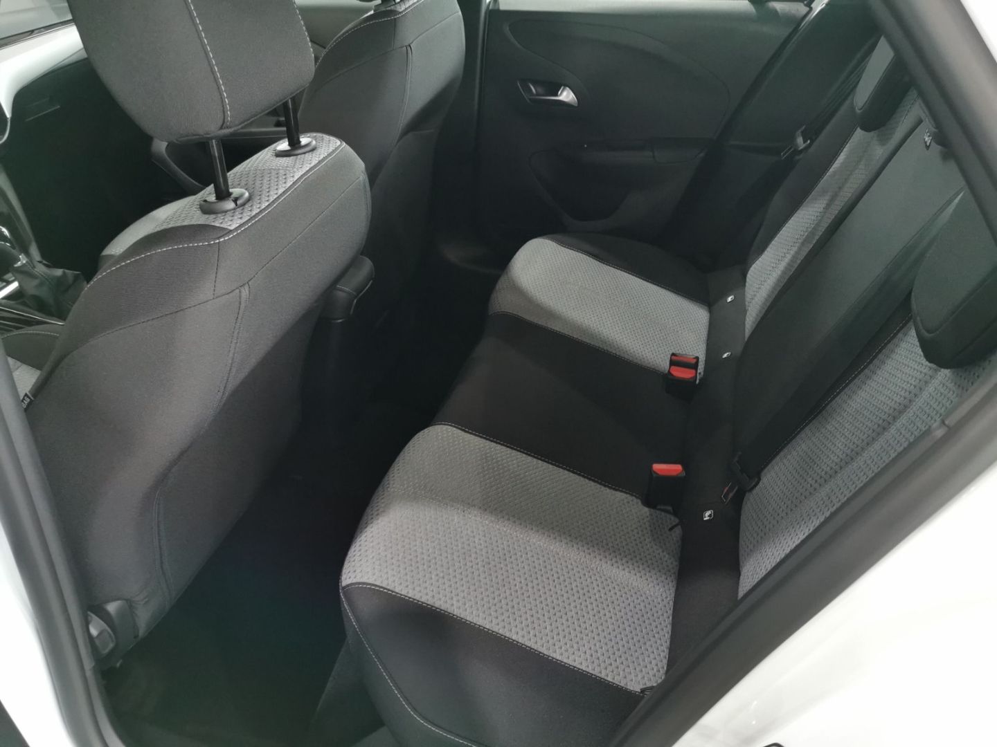 Fahrzeugabbildung Opel Corsa Edition mit Sonderzins 3,99%