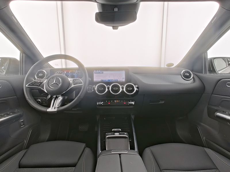 Fahrzeugabbildung Mercedes-Benz B 200 AHK+MULTIBEAM-LED+LENKRHZG+EL.HECKKL+KAMER
