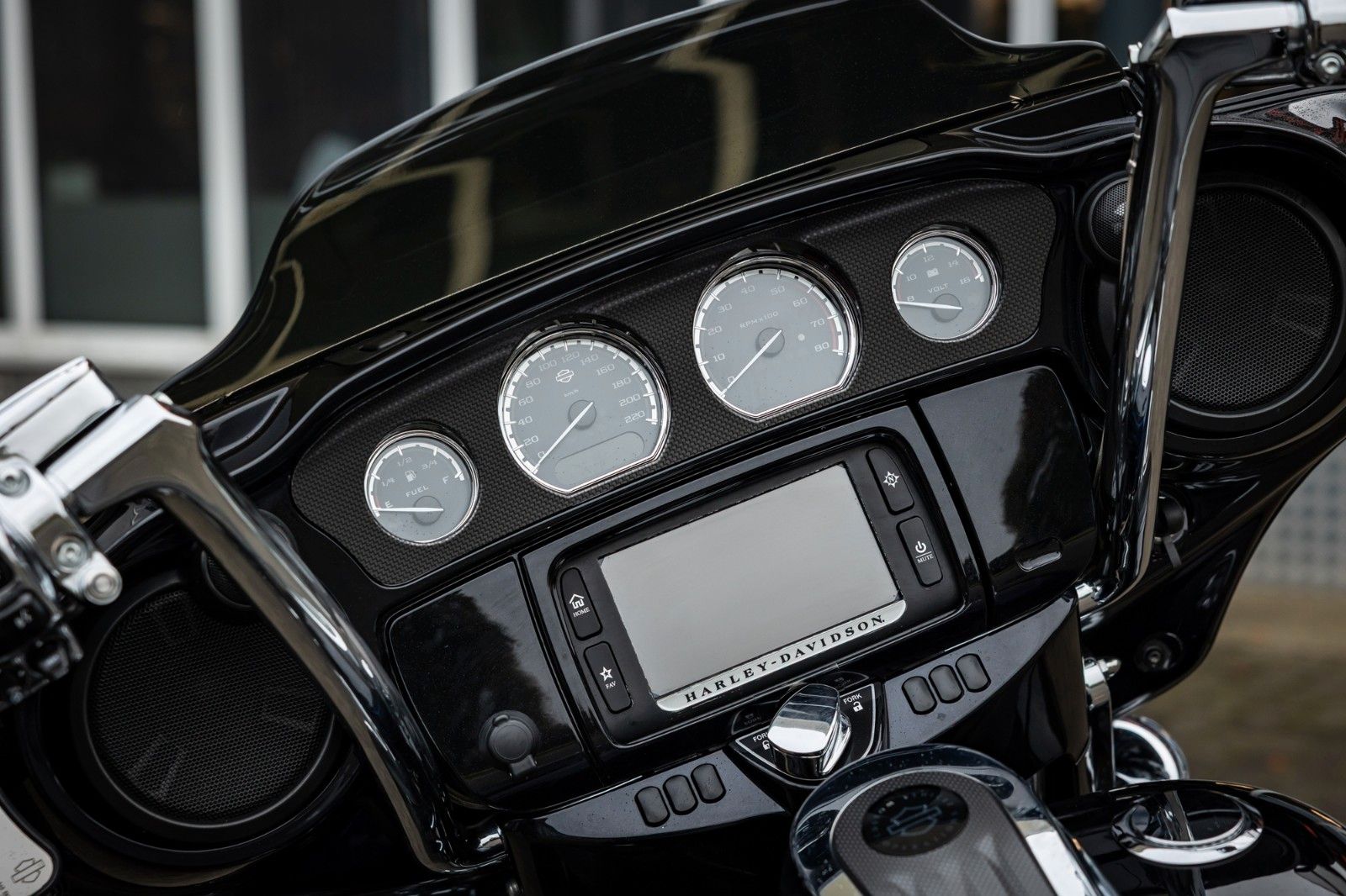 Fahrzeugabbildung Harley-Davidson CVO STREET GLIDE 110 FLHXSE - Jekill&Hyde-26Zoll