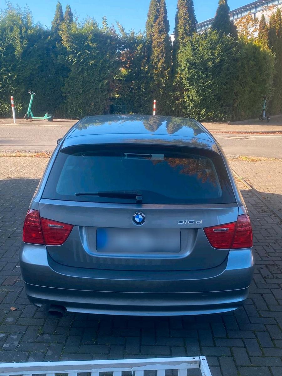 BMW 316 2010 — engine 116 HP (85kW)