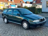 Skoda Octavia Combi 1.6 Tüv 03/2027 AHK - Skoda Octavia aus 2000