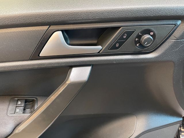 MYAUTOCENTER – Gebraucht- und Jahreswagen mit Werkstattservice in Pfaffenhofen Volkswagen Caddy PKW Maxi BMT*Klima*Radio*7Sitze*