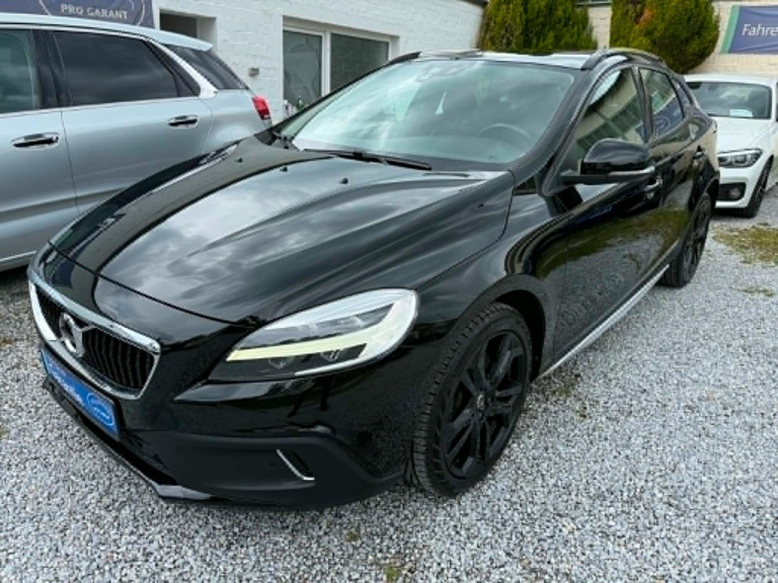 Volvo V40 Cross Country*Panorama*LED*Leder*Navi*AHK*