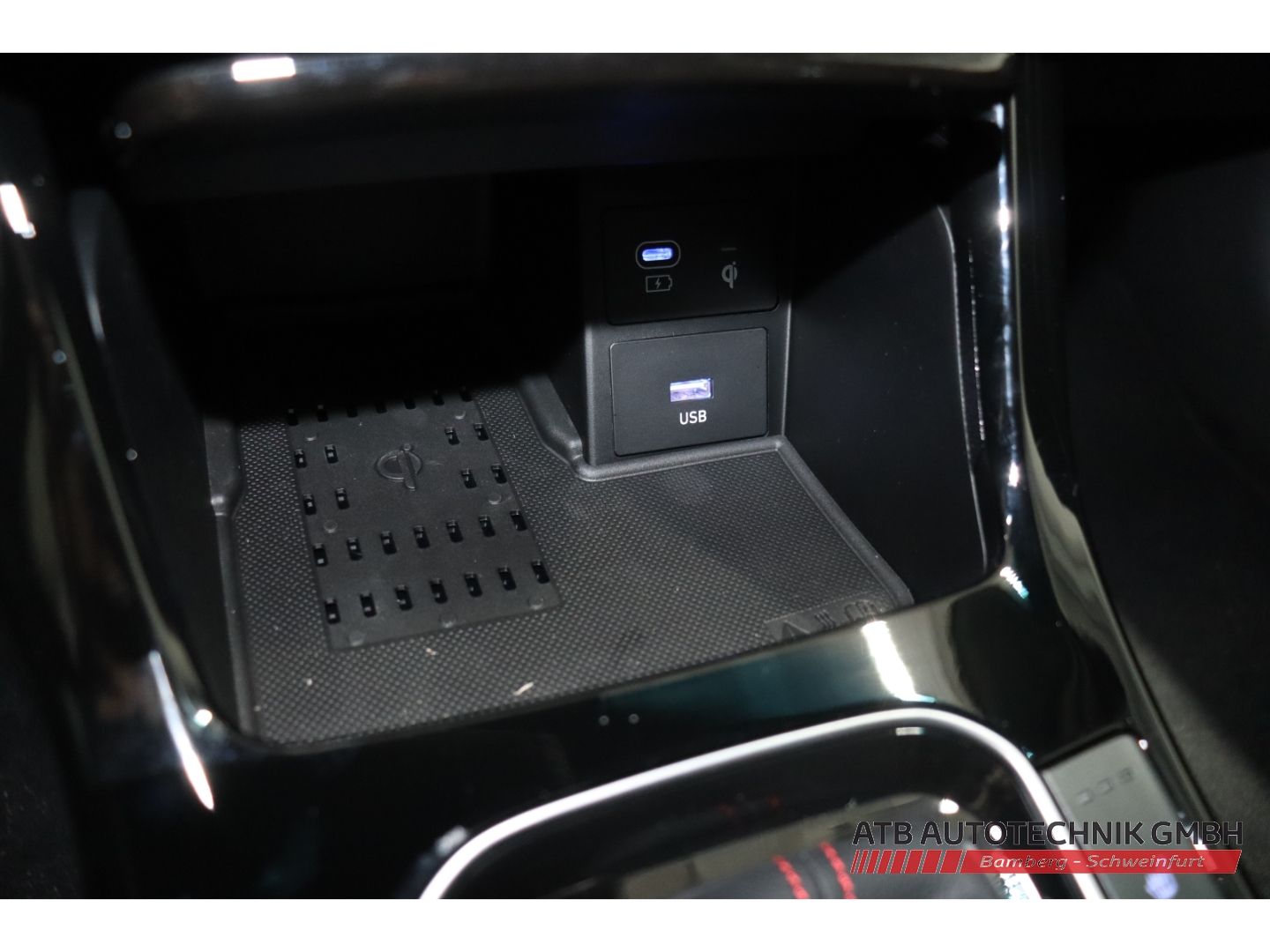 Fahrzeugabbildung Hyundai i30 MY26 N-Line 1.6 T-GDI 150 PS 7-DCT 2WD Navi