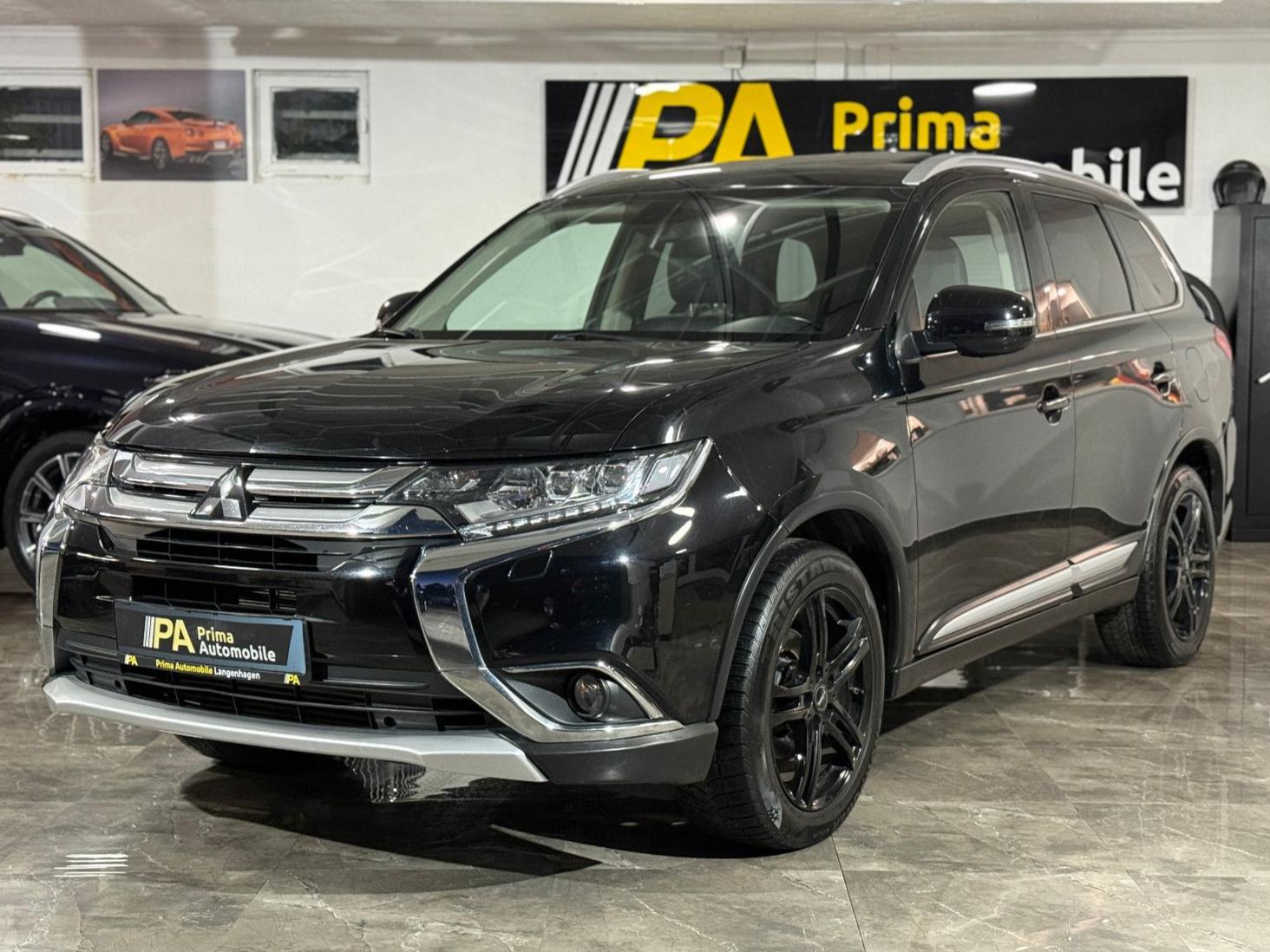 Mitsubishi Outlander 2,2 Di-D 4WD 7-Sitzer Autom. Xenon AHK