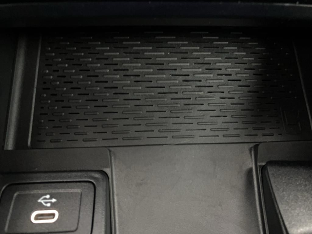 Fahrzeugabbildung Mercedes-Benz A 180 AMG*NIGHT*DISTR*KAM*NAVI*MULTIB*19Zoll