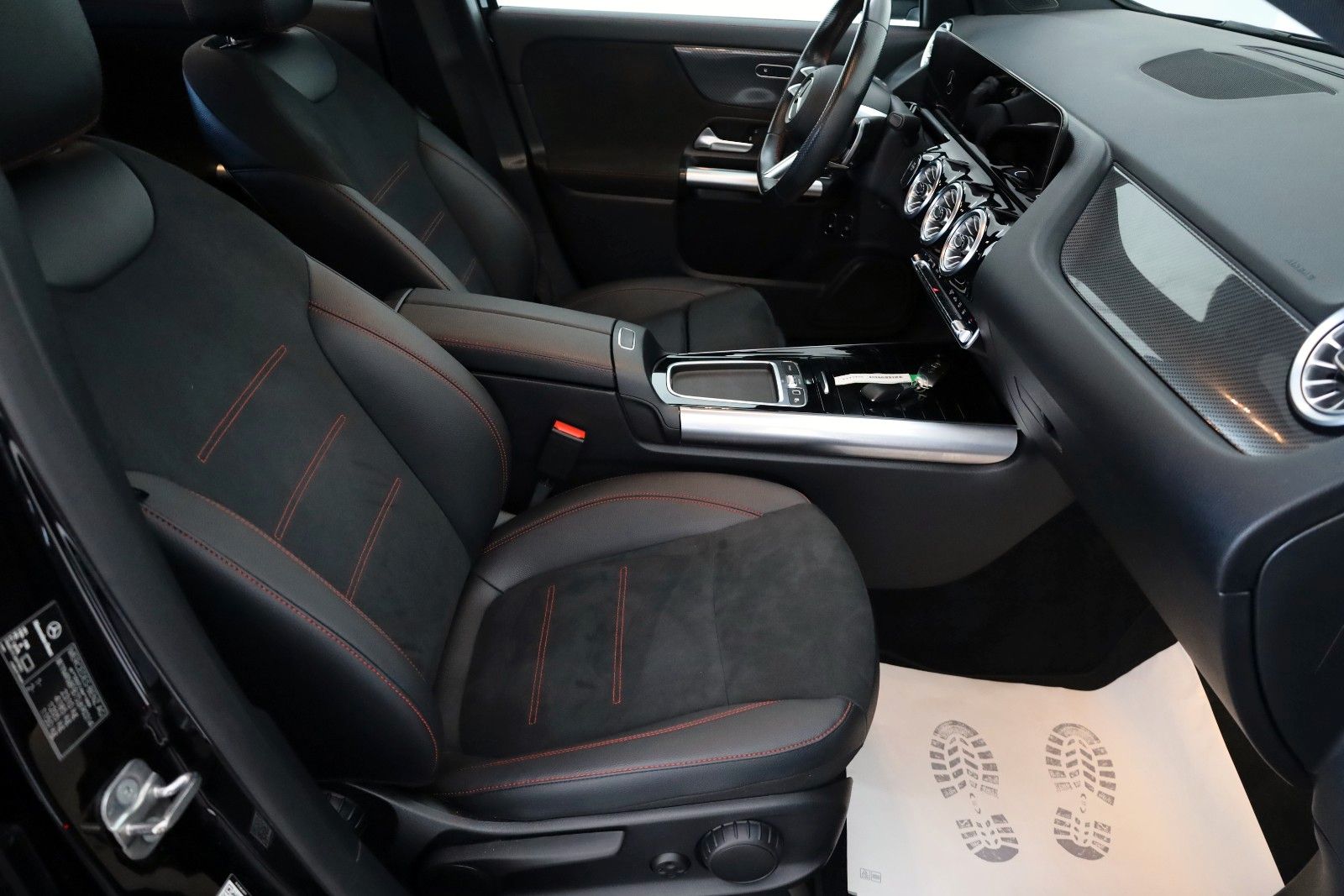 Fahrzeugabbildung Mercedes-Benz GLA 250 e AMG line,TLeder,Navi,LED,SH,Kamera,ACC