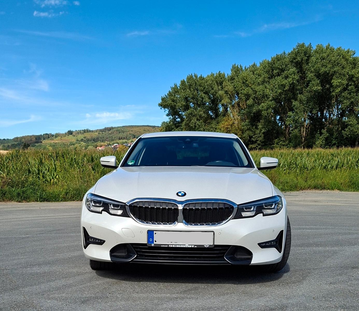 BMW 318d Sport Line Sport Line, Navi, Live Cockpit..