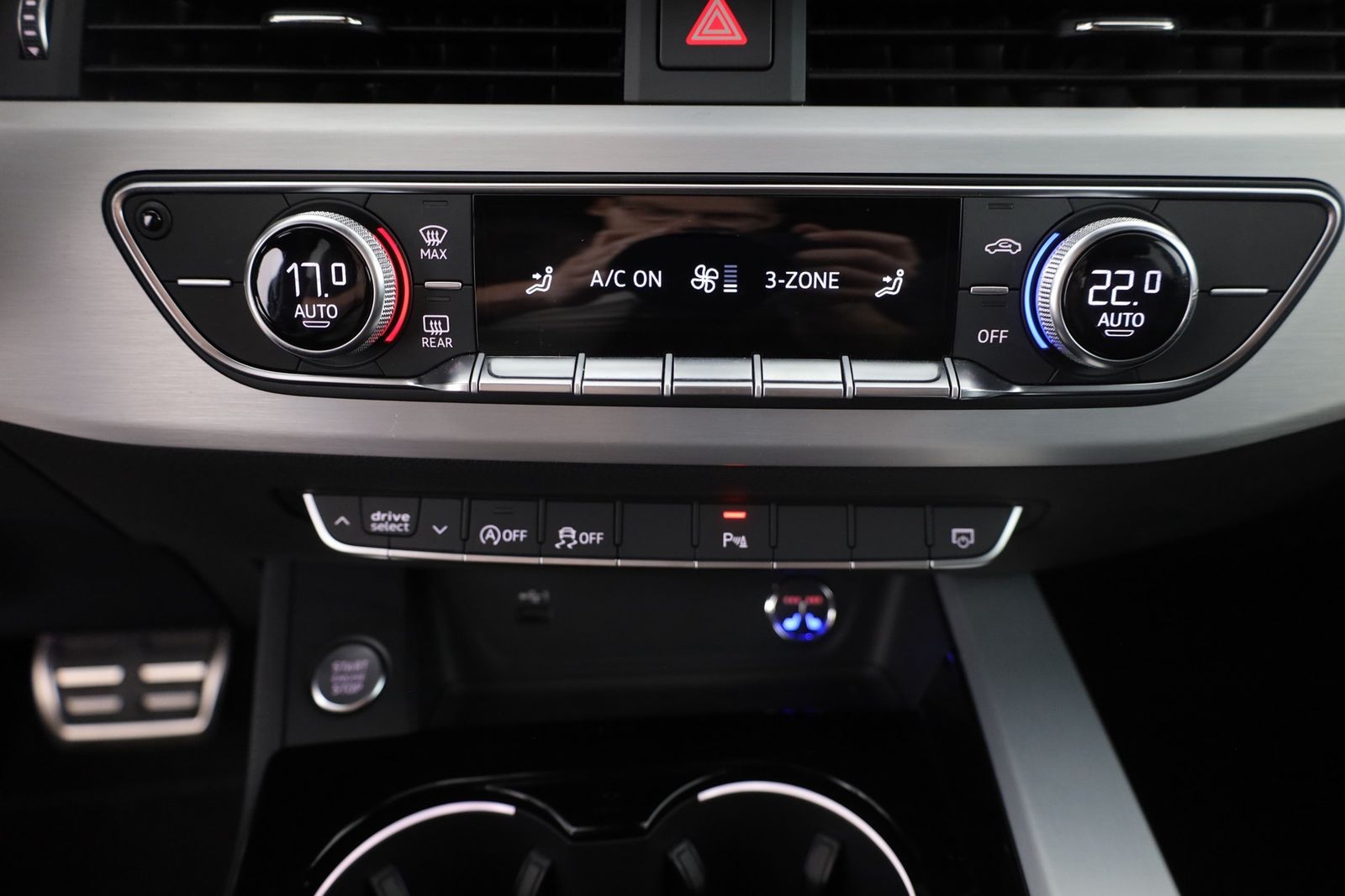 Audi A4 Avant 40 TDI S-Line quattro Aut. LED ACC Navi foto 12