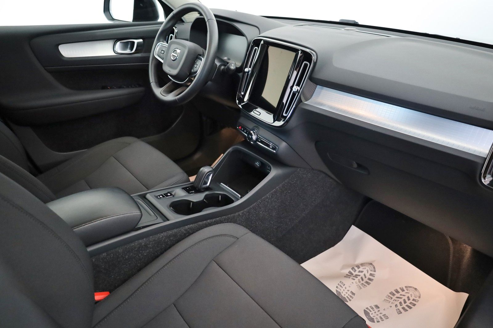 Fahrzeugabbildung Volvo XC40 Momentum Pro,Navi,LED,DAB, Unfallfrei!