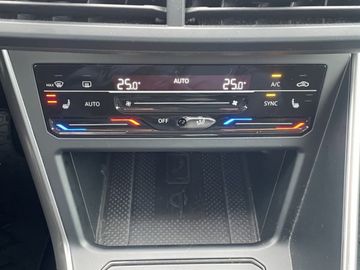 Volkswagen Polo 1.0 TSI Life LED PDC SHZ ACC KLIMAAUTOMATIK