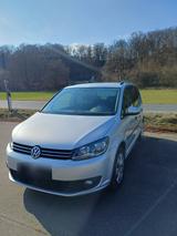 Volkswagen VW Touran 2.0 TDI 140PS DSG - Volkswagen Touran 140 ps mit Diesel-Antrieb