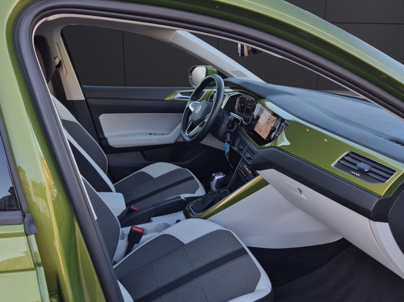 Fahrzeugabbildung Volkswagen Taigo 1.0 TSI Style DSG Matrix RFK SHZ ACC APP