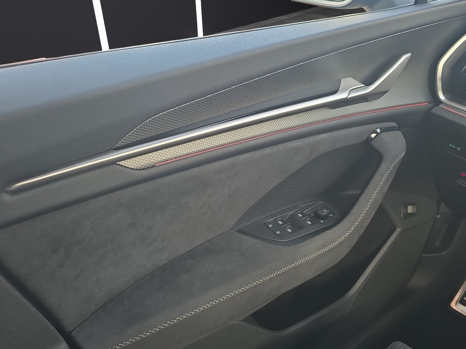 Fahrzeugabbildung SKODA Kodiaq 2.0 TDI  4x4 Sportline MATRIX AHZ ACC KAM