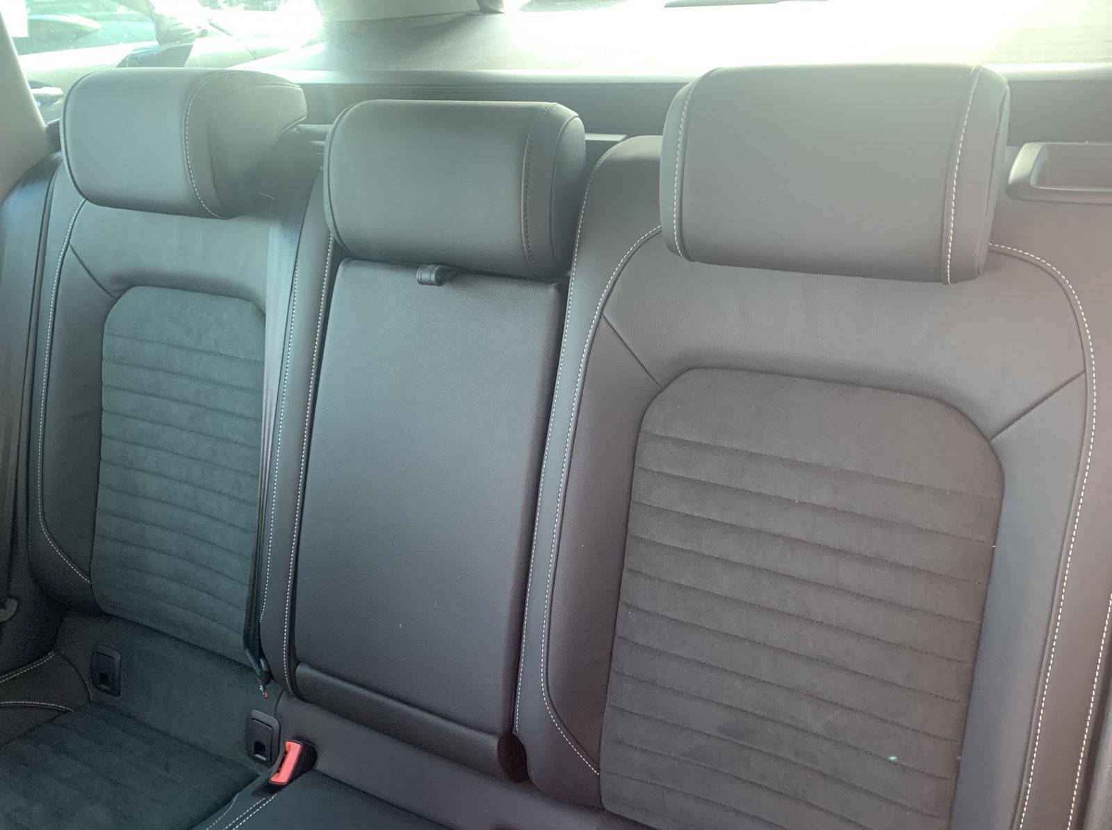 Fahrzeugabbildung Volkswagen Passat Variant 2.0 TDI*Elegance*AHK*Leder*Matrix