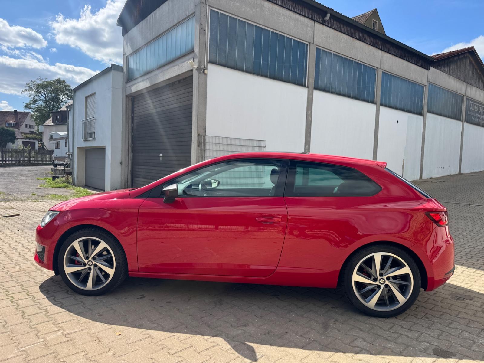 SEAT LEON SC FR 184CH - LED - GPS - ATTELAGE - RÉGULATEUR DE VITESSE - PACK SPORT - TOIT OUVRANT