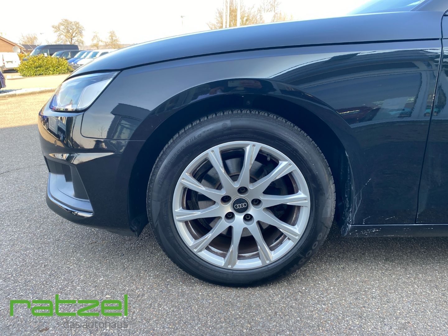 Fahrzeugabbildung Audi A4 Avant 35 TFSI S tronic Navi LED El. Heckklapp