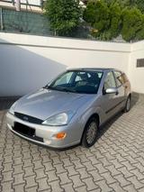 Ford Focus 1.8 Ghia - Ford Focus aus 1999: Ghia