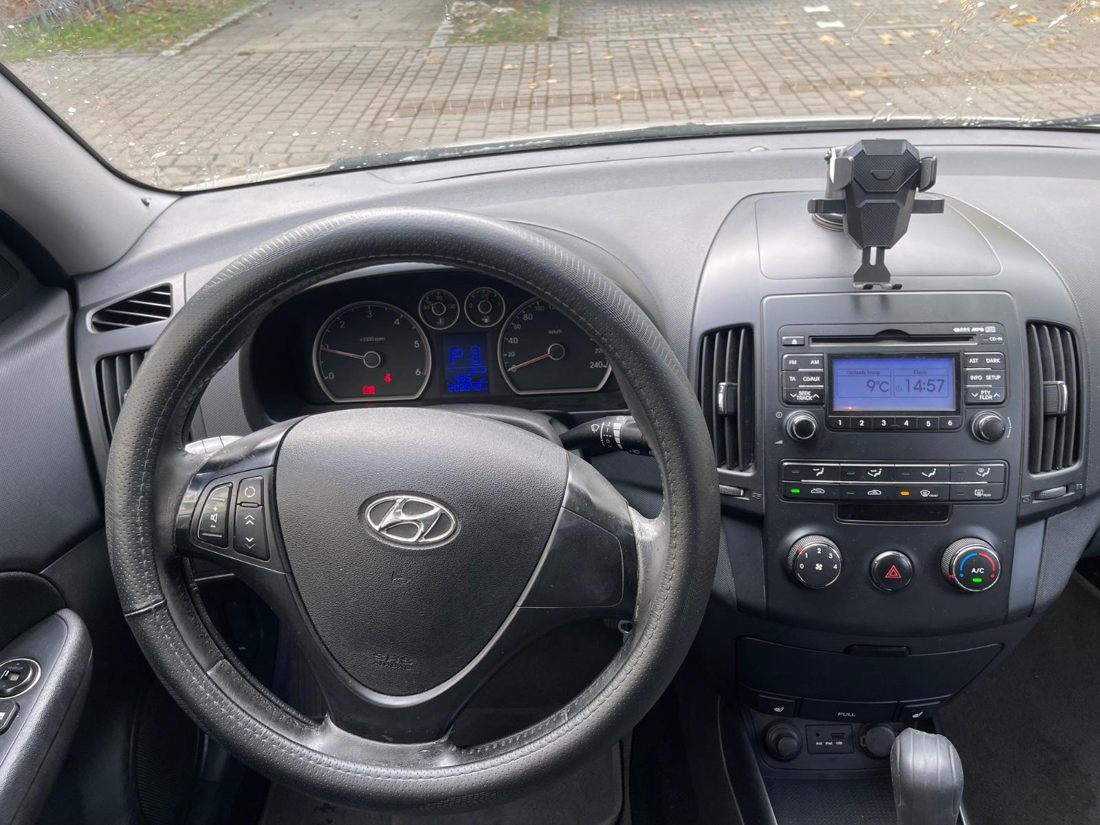 Hyundai i30 2011 — photo 12