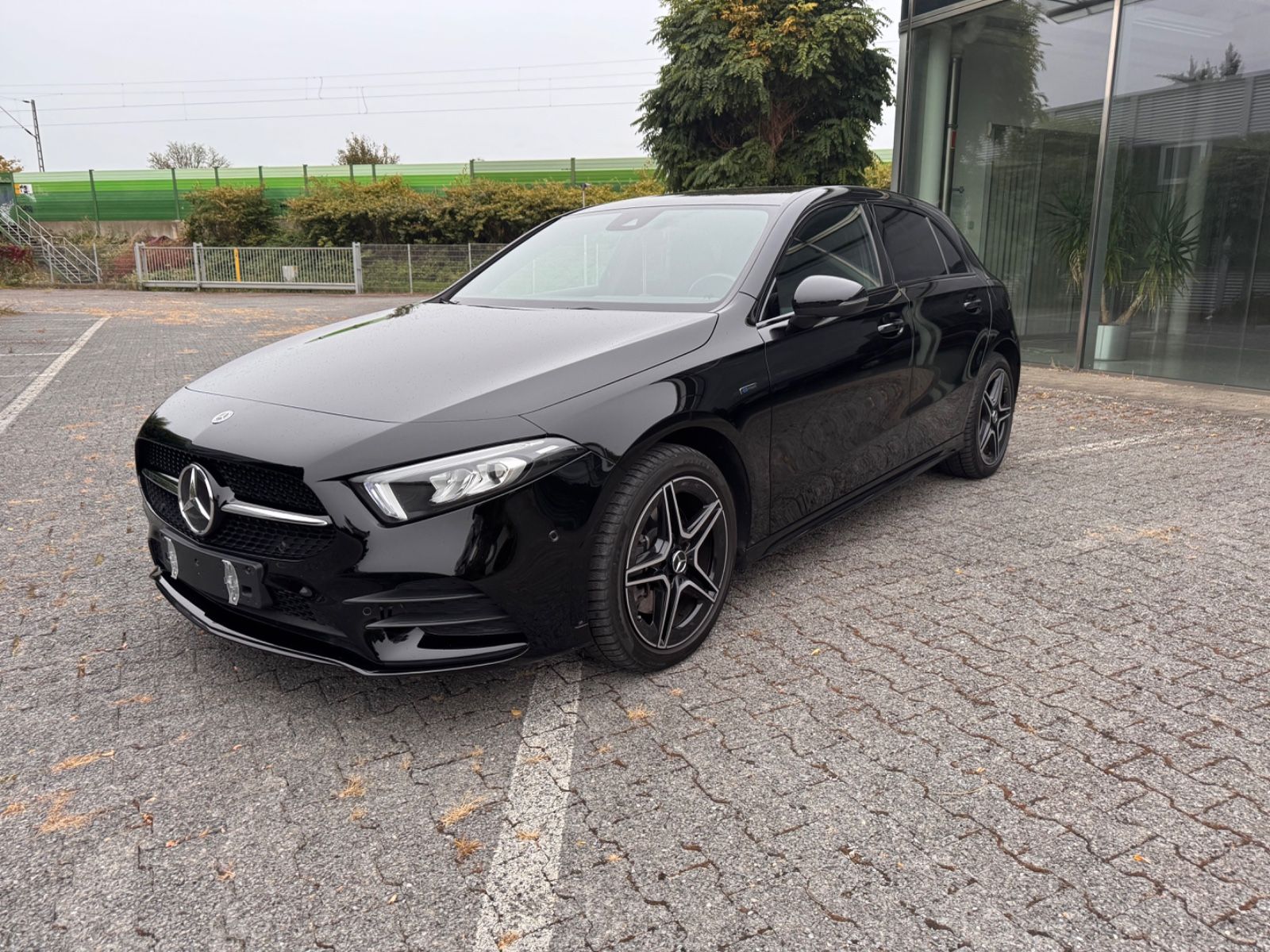 MERCEDES-BENZ A 250 e - AMG Line