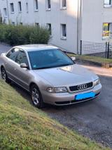 Audi A4 1.8 Benzin 221000 - Audi A4 aus 1998: 2.8