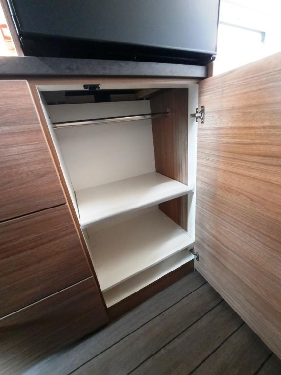 Fahrzeug Übersicht 22 Fahrzeugabbildung Weinsberg CaraBus EDITION FIRE 600 MQ Verfüg./Sparen Sie 1