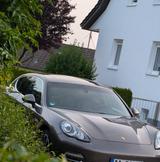 Porsche Panamera 4S - Porsche Panamera: Braun