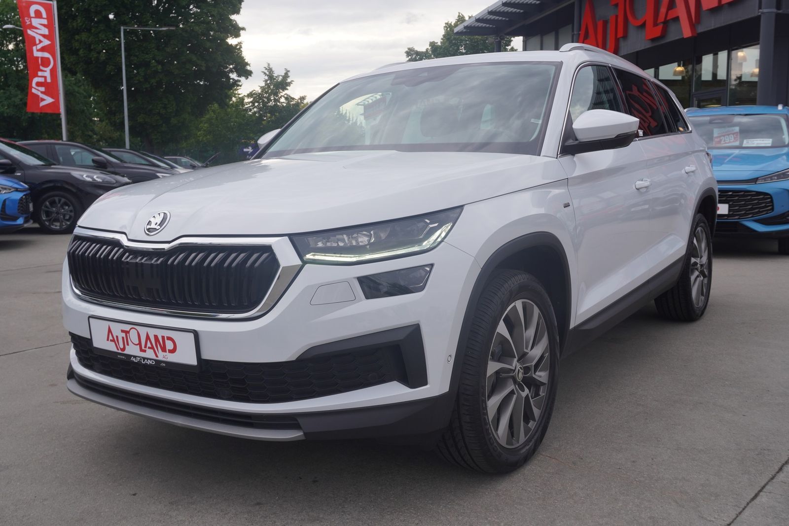 Skoda Kodiaq 2.0 TSI Tour 4x4 DSG LED ACC 360° AHK imagem 2