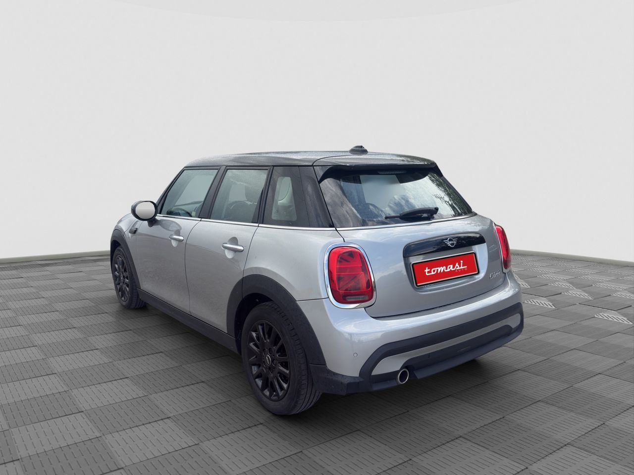 MINI Mini 5 porte (F55) 1.5 Cooper Classic 5 por imagem 3