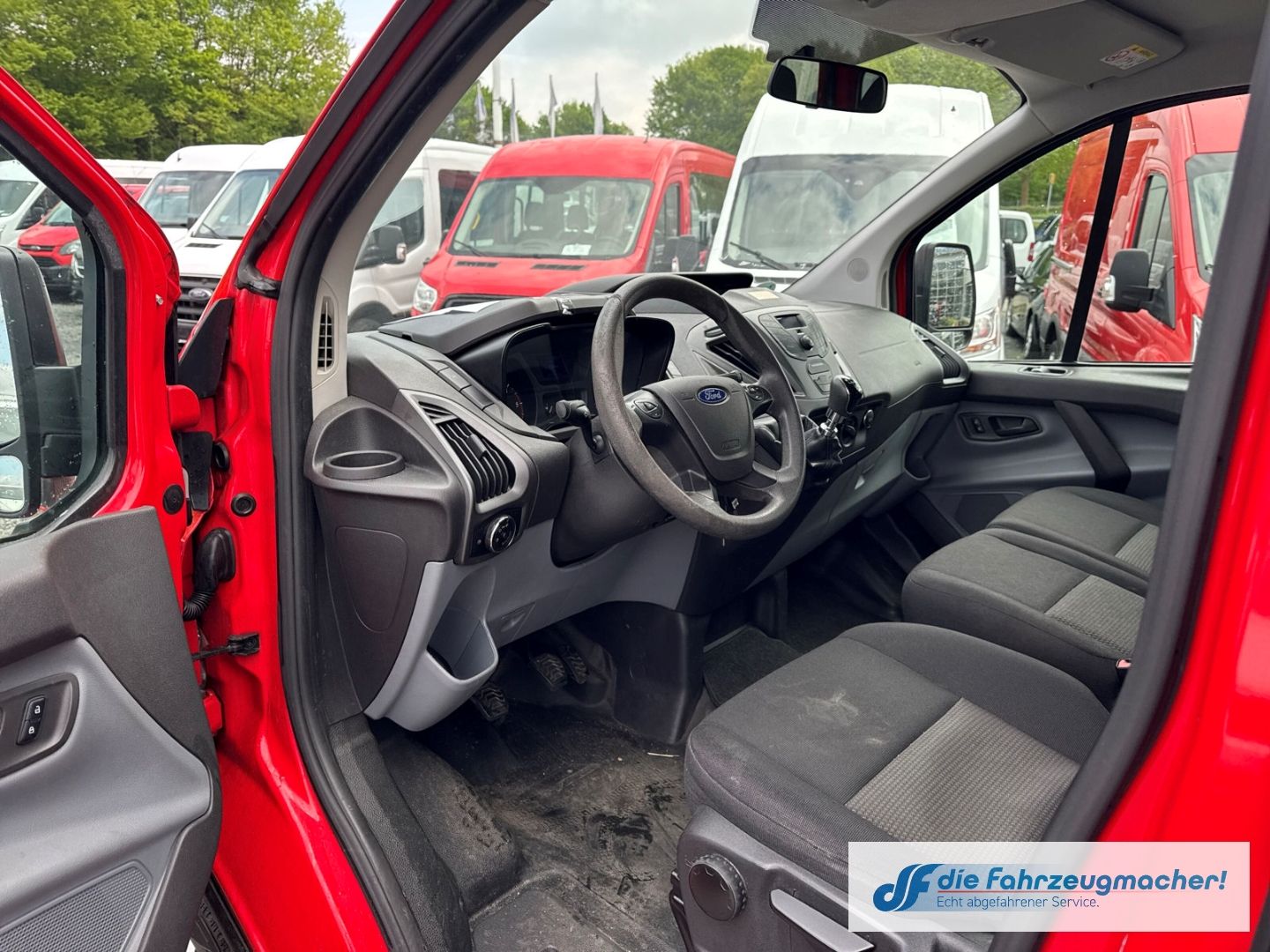 Fahrzeugabbildung Ford Transit Custom Kombi 300 L1 2.2 TDCi *1587